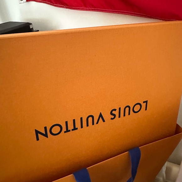 Louis Vuitton Neverfull Bag - Picture 4 of 4